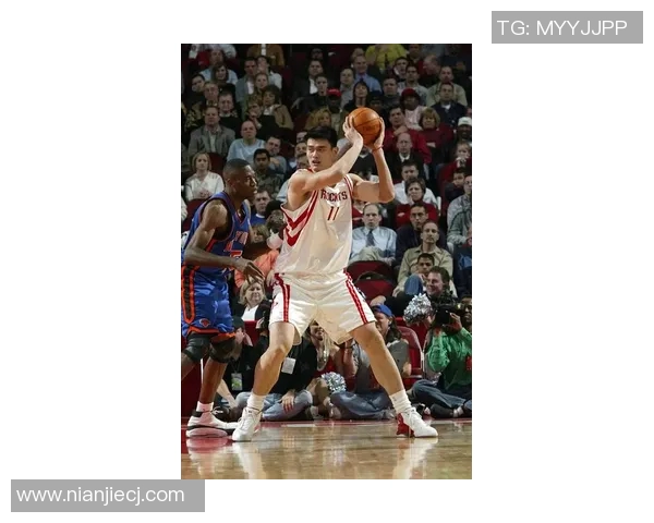姚明在NBA历史对决中与勇士队的精彩较量与传奇时刻回顾