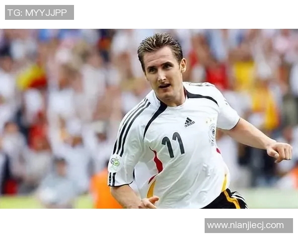 足球明星个人成就与荣誉回顾及其对足球发展的影响分析