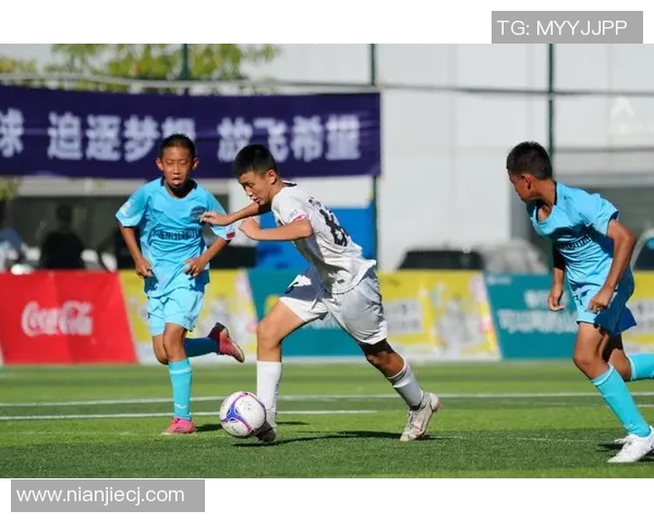 武汉校园足球明星联赛盛况空前助力青少年足球梦想的实现与成长